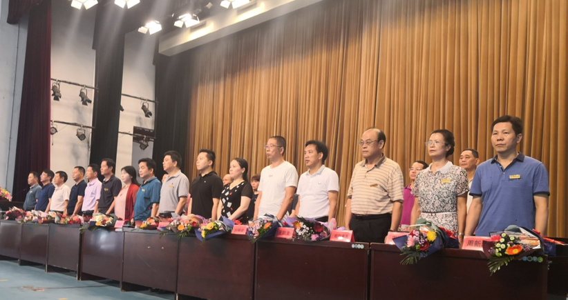   ��������ѧУ2019��ʦ����ף�߱��ô��������ѧУ�н�¥¡�ؾ��У�