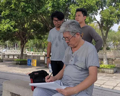 ��־�������������Ҵ����Ƽ�˪������ʾ�����ȸ�л�����Ļ��������������ڴٽ��й��붫�˹����Ļ�����������������Ŭ���빱�ף�ͬʱ��ʾ���βɷ����ݷḻ���Ƕȶ�����������������Ҫ�Ļ����Ŵ棬��԰���¼θ��ʾӵȵؽ�Ϊ�����ҵĴ��������������У����������Ի滭Ϊ�ֶΣ�����θ������İ������硢��˽���׵ľ��񣬳��չ�ּ����������ĵ��̺��Ļ������� 