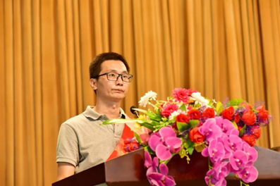 ������λ������,������ʦ�����´ǣ�